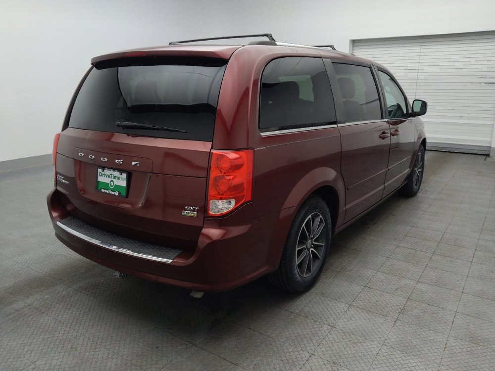 Used 2017 Dodge Grand Caravan SXT FWD image 9