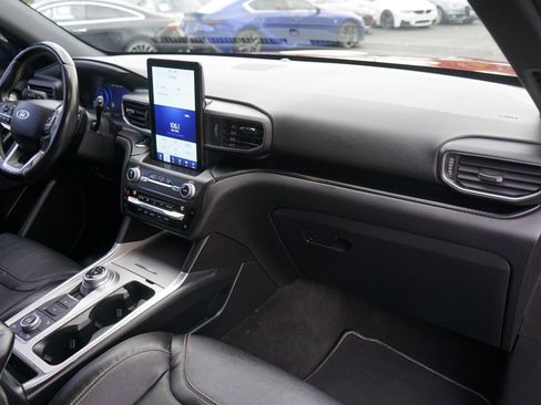 Used 2020 Ford Explorer ST w/ ST Street Pack image 19