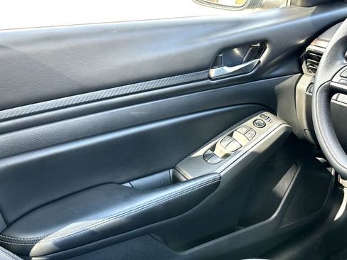 Used 2024 Nissan Altima 2.5 SV image 26