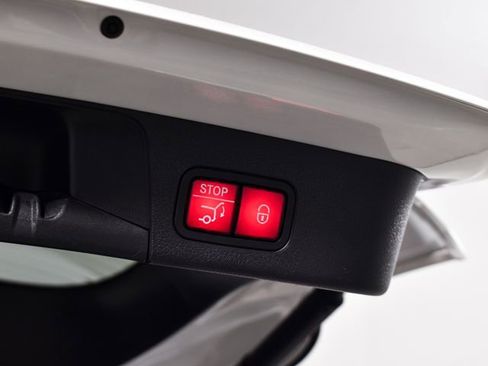 Used 2022 Mercedes-Benz GLB 250 image 40