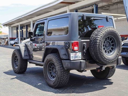 Used 2018 Jeep Wrangler Sport AWD/4WD image 7