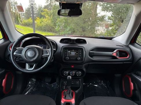 Used 2016 Jeep Renegade Trailhawk image 13