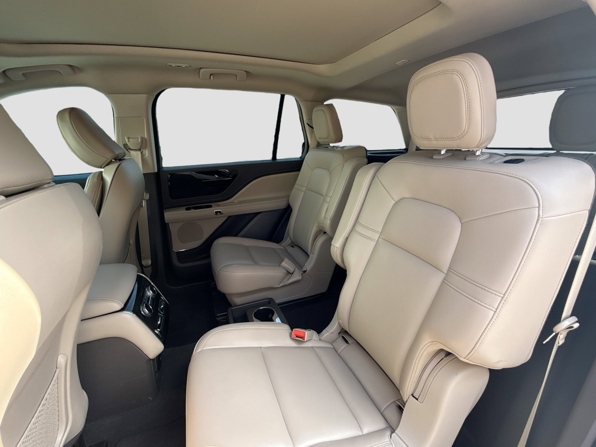 Used 2023 Lincoln Aviator 2WD w/ Premium Package image 19