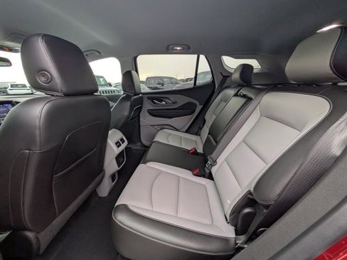 Used 2022 GMC Terrain SLT image 12