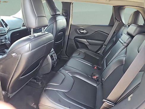 Used 2019 Jeep Cherokee Latitude Plus w/ Comfort/Convenience Group image 29