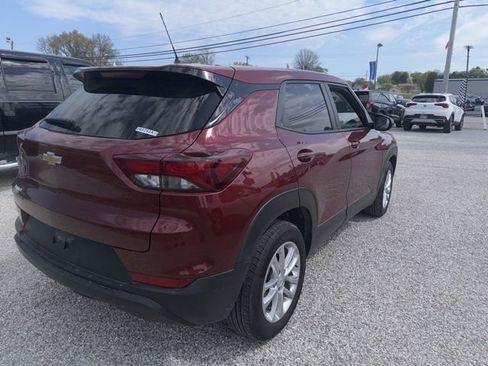 Used 2024 Chevrolet TrailBlazer LS w/ LS Convenience Package image 9
