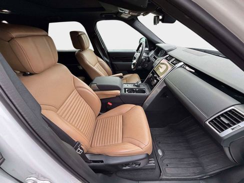 Used 2023 Land Rover Discovery S R-Dynamic image 27