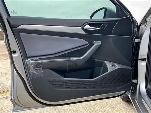 New 2026 Volkswagen Jetta SE image 10