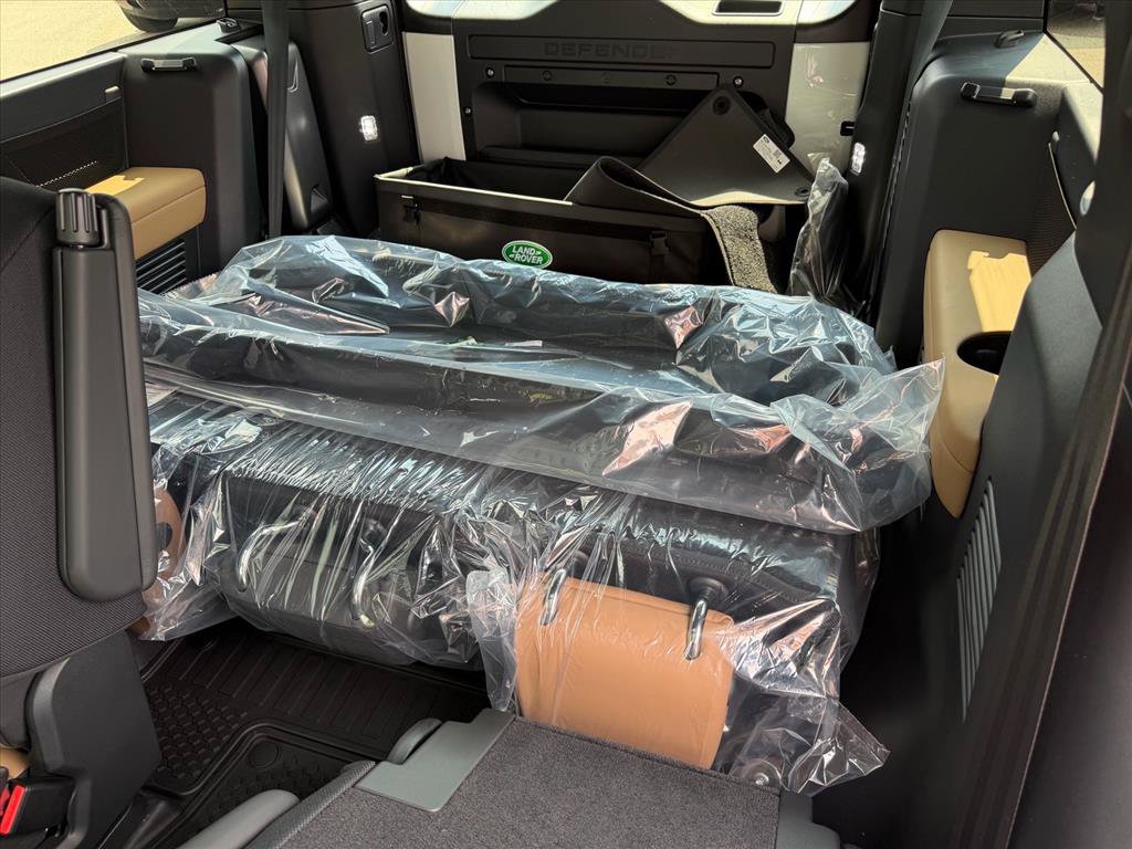New 2026 Land Rover Defender 130 V8 AWD/4WD image 12