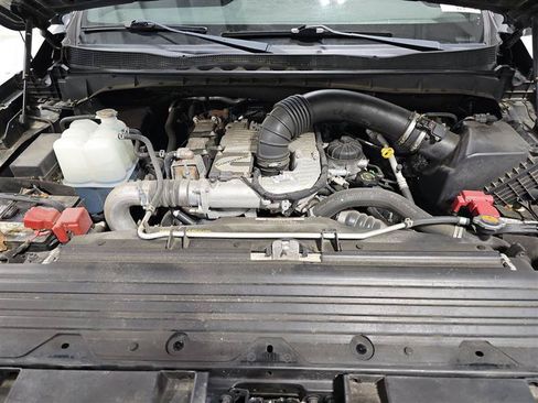 Used 2019 Nissan Titan SV w/ SV Convenience Package AWD/4WD image 13