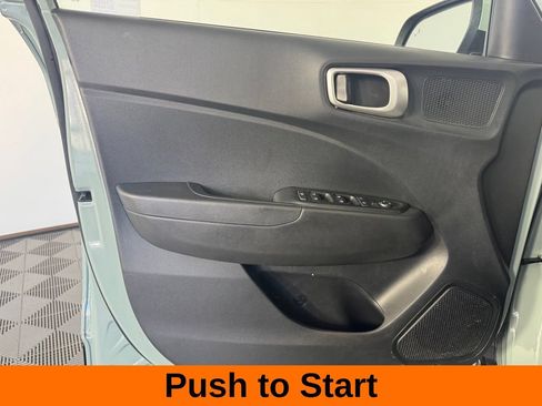 Used 2025 Hyundai Venue SEL FWD image 11