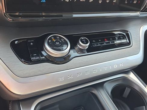 New 2026 Ford Expedition Platinum w/ Driver's Package AWD/4WD image 22