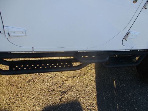 Used 2018 Jeep Wrangler Unlimited Sport S image 13