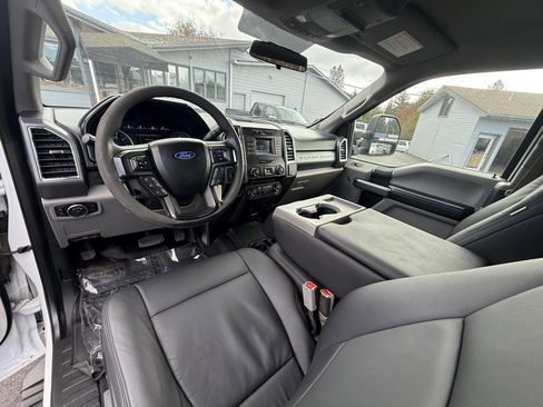 Used 2017 Ford F350 XLT w/ Camper Package image 19