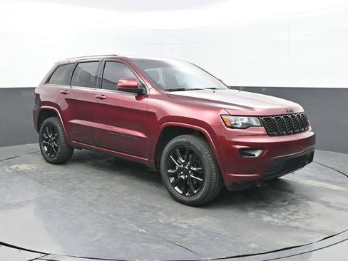Used 2020 Jeep Grand Cherokee Altitude AWD/4WD image 7
