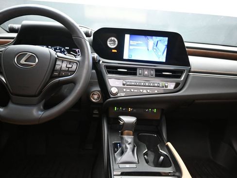 Certified 2024 Lexus ES 250 w/ Premium Package AWD/4WD image 19