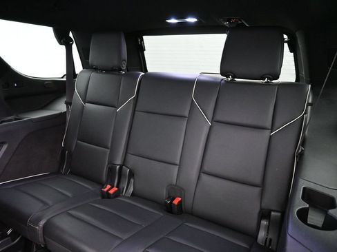 Used 2023 Cadillac Escalade Premium Luxury AWD/4WD image 24