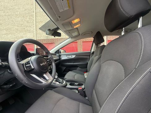 Used 2024 Kia Forte LXS w/ LXS Technology Package image 13