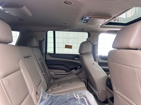 Used 2017 Chevrolet Suburban LT w/ Luxury Package image 30