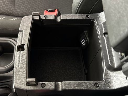 Used 2021 Jeep Wrangler Unlimited Sport image 27