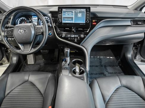 Used 2024 Toyota Camry SE w/ Cold Weather Package FWD image 17