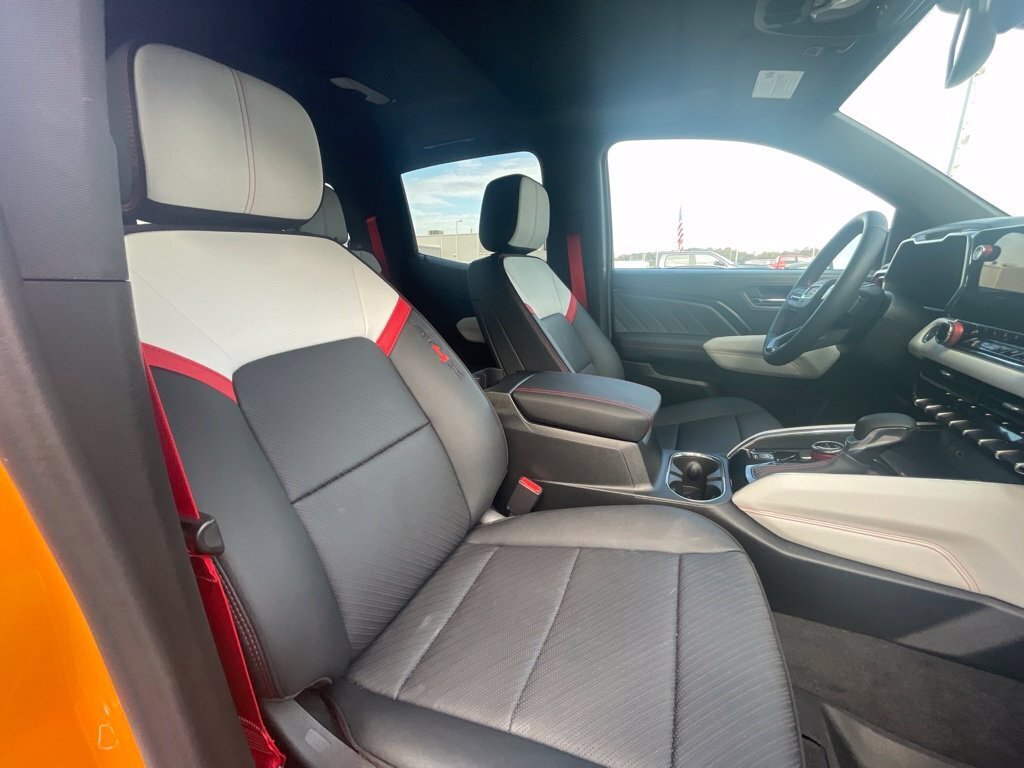 Used 2026 GMC Canyon AT4X AWD/4WD image 11