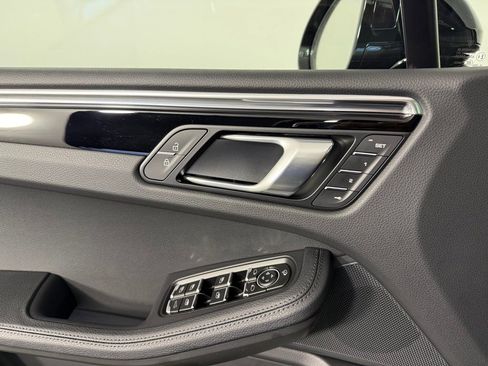 New 2026 Porsche Macan AWD/4WD image 20