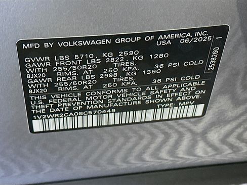 Used 2025 Volkswagen Atlas SE FWD image 12