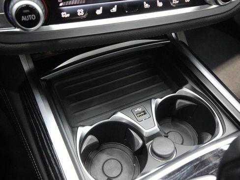 Used 2022 BMW 740i xDrive w/ Premium Package AWD/4WD image 32