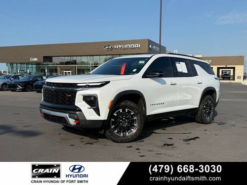 Used 2024 Chevrolet Traverse Z71 w/ LPO, Floor Liner Package AWD/4WD image 1