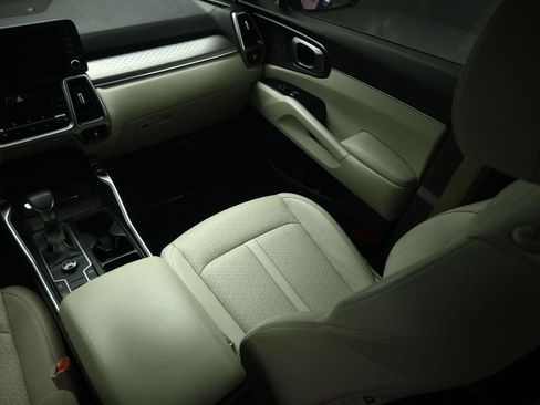 Used 2023 Kia Sorento S w/ Panoramic Sunroof Package FWD image 46