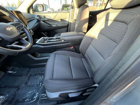 Used 2025 Chevrolet Equinox LT image 27