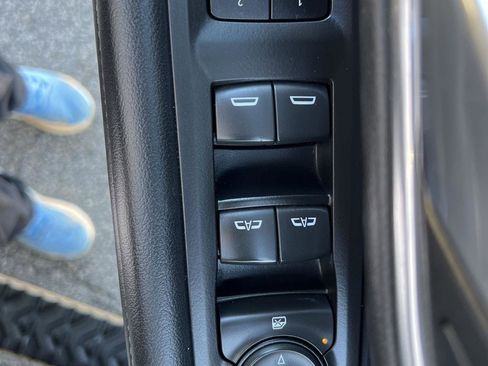 Used 2023 Chevrolet Suburban Z71 image 39