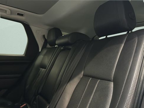 Used 2016 Land Rover Discovery Sport HSE AWD/4WD image 15