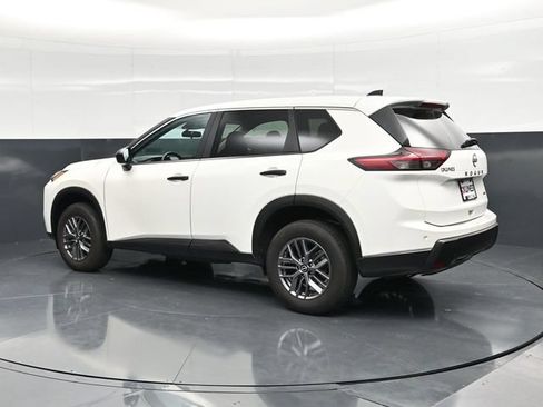 Used 2024 Nissan Rogue S AWD/4WD image 9