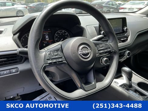 Used 2024 Nissan Altima 2.5 S FWD image 19