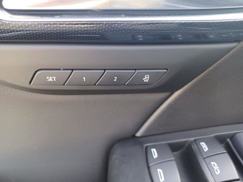 Used 2022 Buick Envision Essence w/ Technology Package II AWD/4WD image 19
