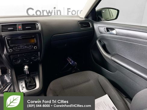 Used 2013 Volkswagen Jetta S FWD image 24