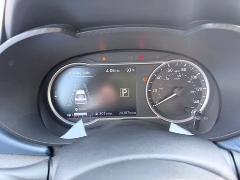 Used 2025 Nissan Versa SV FWD image 38