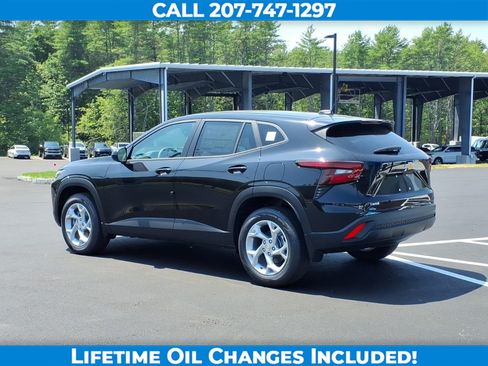 New 2026 Chevrolet Trax LS w/ LS Convenience Package FWD image 7
