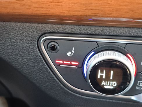 Certified 2023 Audi Q5 2.0T Premium w/ Convenience Package image 12