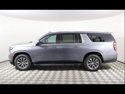 Used 2022 Chevrolet Suburban LT w/ Luxury Package AWD/4WD image 1