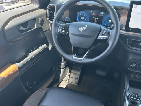 Used 2025 Ford Bronco Sport Outer Banks AWD/4WD image 15