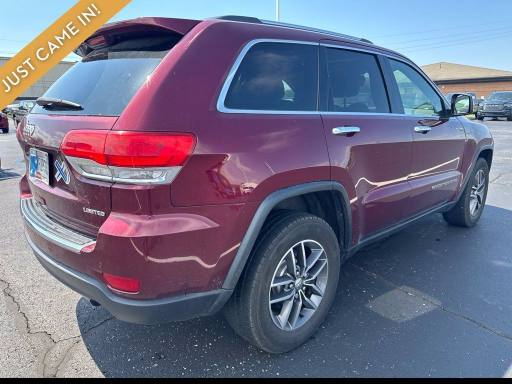 Used 2017 Jeep Grand Cherokee Limited AWD/4WD image 5