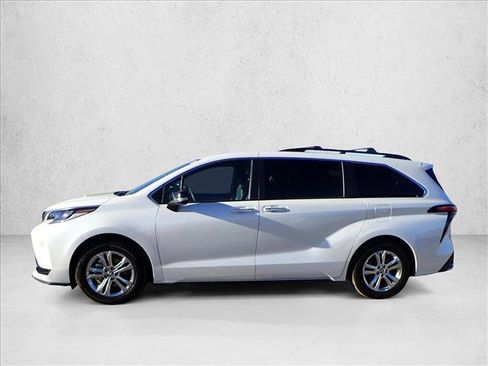 Used 2023 Toyota Sienna XSE image 2