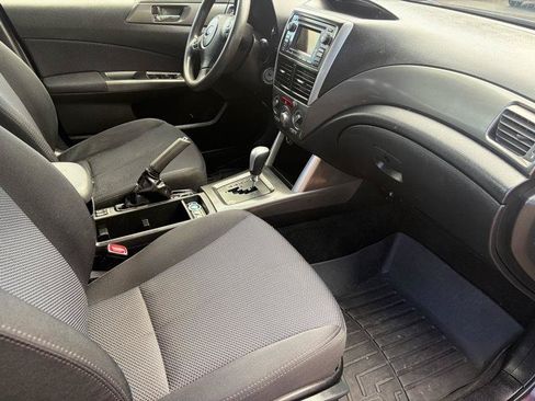 Used 2013 Subaru Forester 2.5X Premium w/ All-Weather Plus Pkg AWD/4WD image 4