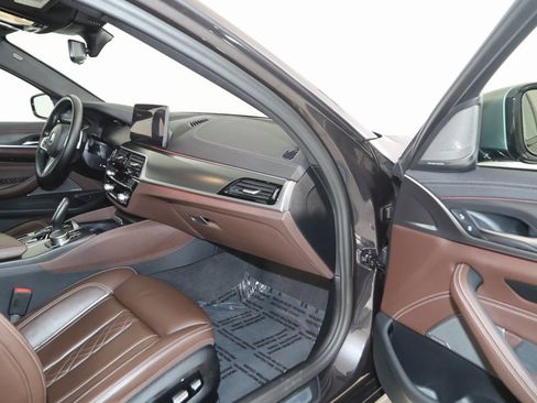 Used 2023 BMW M550i xDrive image 54