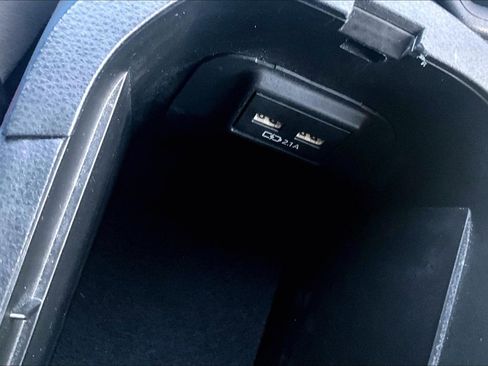 Used 2021 Toyota RAV4 XLE image 32