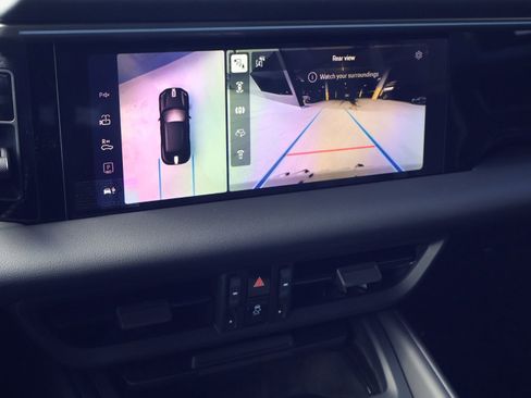 New 2026 Porsche Macan Electric RWD image 19