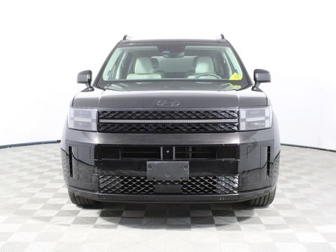 Used 2025 Hyundai Santa Fe Calligraphy FWD image 2